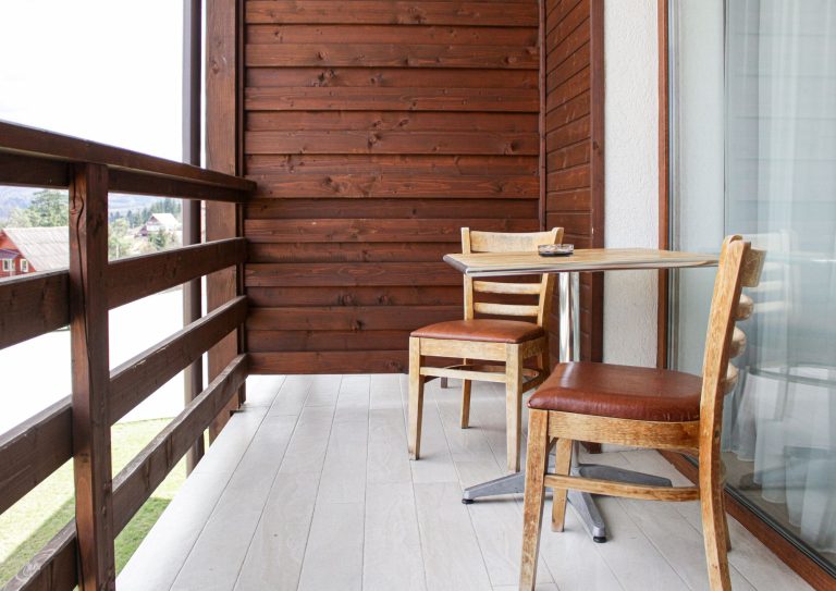 balcon-camera-dubla-pensiunea-banffy