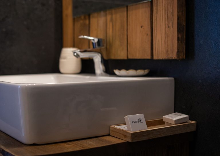 toiletries-baie-pensiunea-banffy